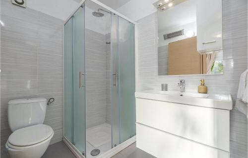 Bilik mandi di Villa Supljini