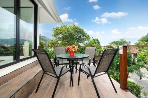 Μπαλκόνι ή βεράντα στο patong hill villa 3