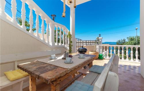 Lovely Apartment In Dramalj