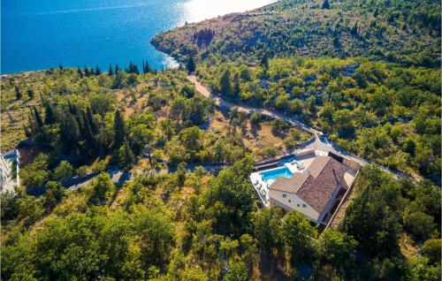 Awesome Home In Starigrad Paklenica