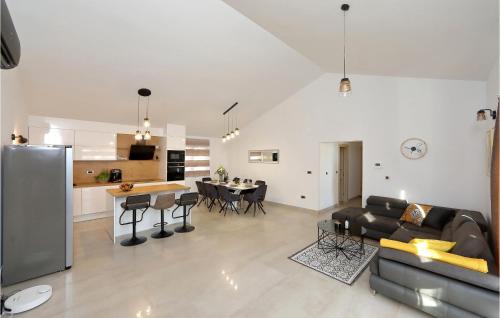 Stunning Home In Starigrad Paklenica