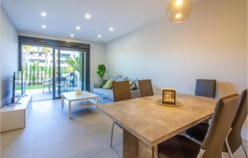 Χώρος καθιστικού στο Gorgeous Apartment In Orihuela