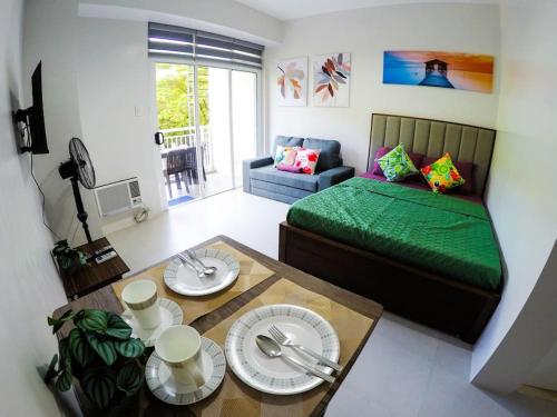 Istumisnurk majutusasutuses Seas the Day Pico De Loro Hamilo Coast Batangas
