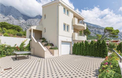 Beautiful Home In Veliko Brdo