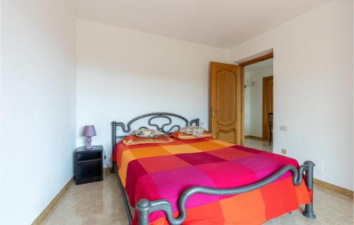 Cama o camas de una habitación en 5 Bedroom Gorgeous Home In Podenzana