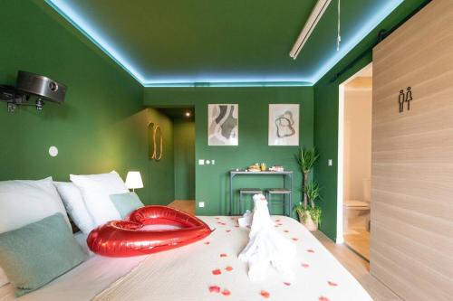 The Jungle - Jacuzzi, Sauna & Projector photo 10
