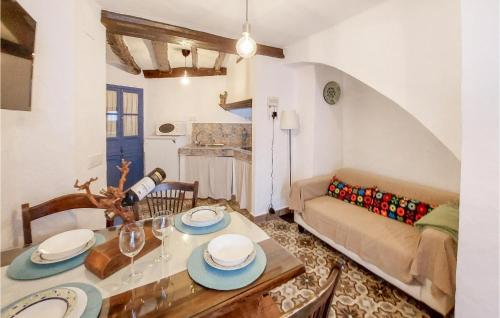 Χώρος καθιστικού στο 2 Bedroom Lovely Home In El Gastor