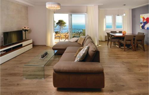 Beautiful Home In Veliko Brdo