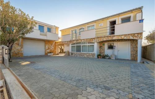 2 Bedroom Awesome Apartment In Nin