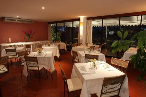 Un restaurante u otro lugar para comer en Jamaica Punta del Este Hotel & Residence