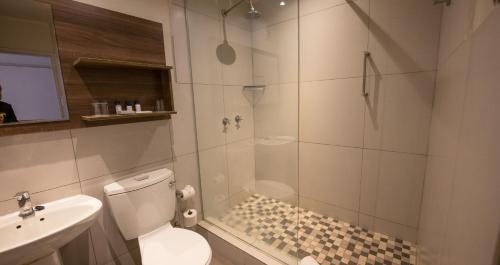Bilik mandi di ANEW Hotel Hluhluwe