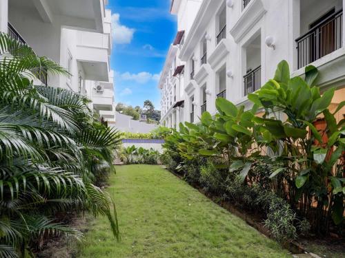 Ein Garten an der Unterkunft Apartment in Goa near Stunning Beaches