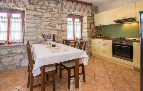 Lovely Apartment In Porec With Wifi