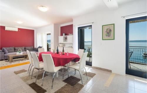 Apartment Obala Kralja Tomislava Vi