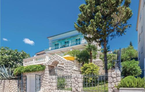 Gorgeous Apartment In Dramalj