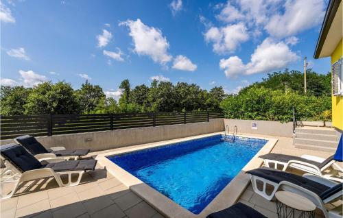 Swimmingpoolen hos eller tæt på Villa D G