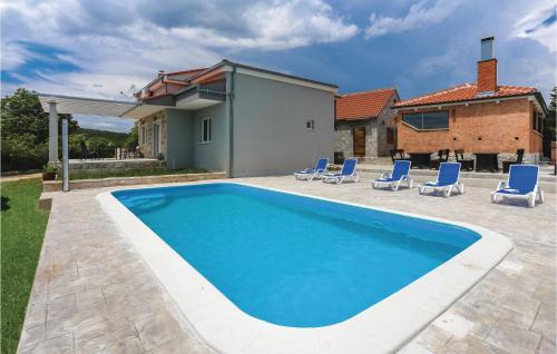 Three-Bedroom Holiday Home In Dugogabe