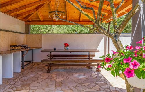 Awesome Apartment In Pula With Swimming Pool
