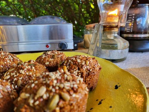 Makanan di atau berdekatan apartmen