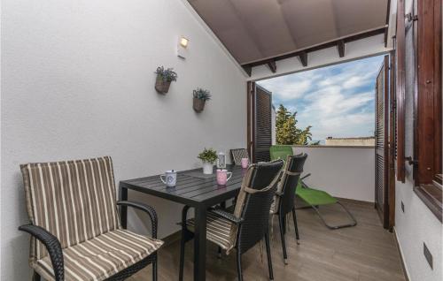 Two-Bedroom Apartment In Cervar Porat