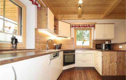 Η κουζίνα ή μικρή κουζίνα στο Ferienhaus In Ruhiger Lage