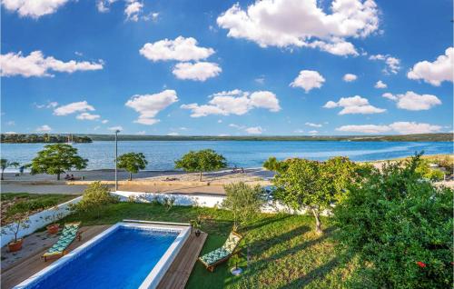 4 Bedroom Beautiful Home In Raslina