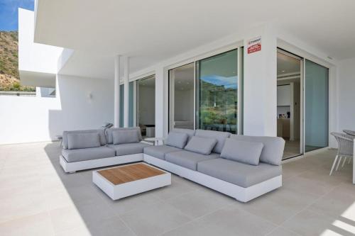 Hillside flat with pool by Costarentals - Ref M49