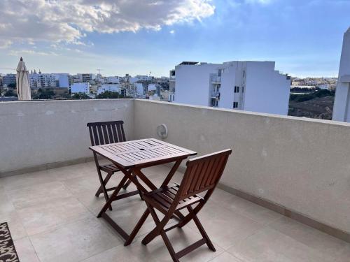 Μπαλκόνι ή βεράντα στο Newly Listed Penthouse in Msida