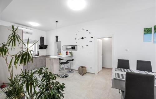 Gorgeous Home In Vodice With Kitchen