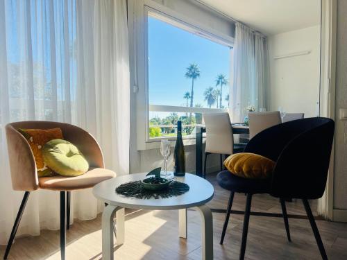 Bel appartement Port Vauban à 100m des plages