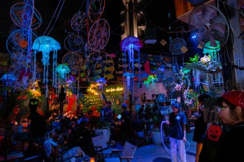 Tetamu yang menginap di SECRET GARDEN Hostel - WANDERNEST Cat Ba
