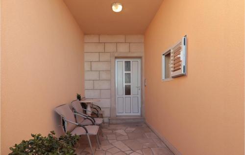 Lovely Apartment In Split With Wifi