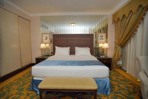 Postel nebo postele na pokoji v ubytování Habitat Hotel All Suites - Jeddah