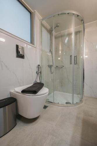 Peris 4 with Yard steps to Old Town - AC, Wifi