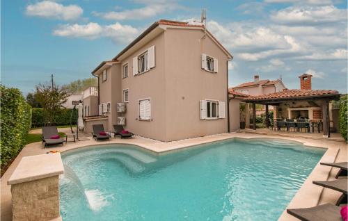 3 Bedroom Awesome Home In Loborika