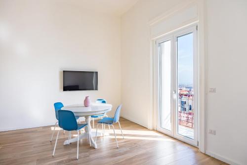 Sunny Panoramic Apartment by Napoliapartments