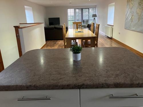 Gambar di galeri bagi Berryhill West Steading - Peterhead - 3 bedroom 2 bathroom self-catering - Sleeps 5 - Private off-road parking - Yard & Shed - Suit Contractors - Newly Refurbished - Underfloor Heating - Drying Room - Golf Driving Range - Cafe - Extensive Footpaths di Peterhead