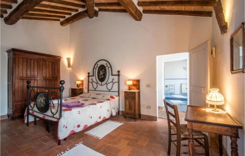Ένα ή περισσότερα κρεβάτια σε δωμάτιο στο Lovely Home In San Quirico D'orcia