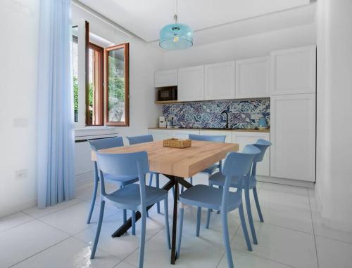 Μια τηλεόραση ή/και κέντρο ψυχαγωγίας στο Ravello Comfort - Luxury Home by ItalianHost