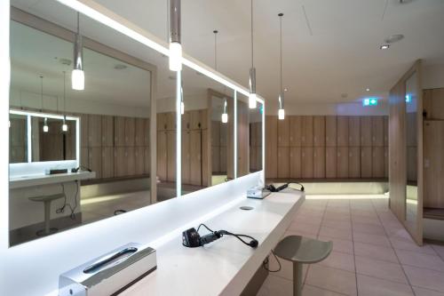 Koupelna v ubytování Crowne Plaza Zürich by IHG