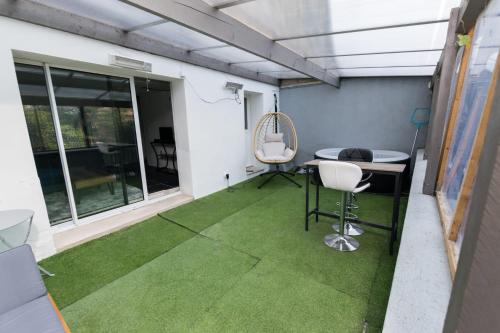 Photo de la galerie de l'établissement SPA hyper centre avec jardin, à Boulogne-sur-Mer