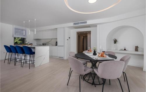 3 Bedroom Awesome Apartment In Krk