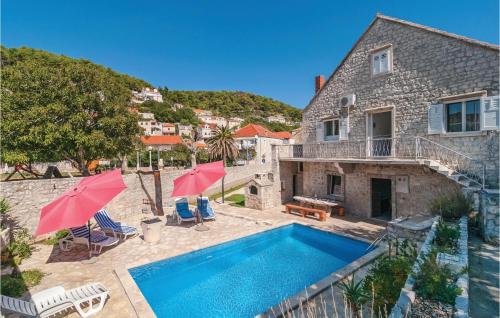 Holiday Home Pucisca Gospe Lurdske