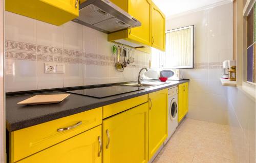Beautiful Apartment In Torrevieja With Wifi