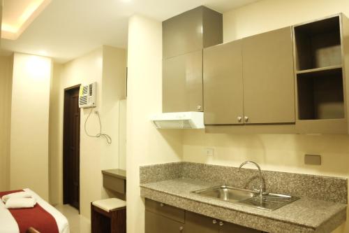 Gallery image of Sebastien Hotel in Mactan