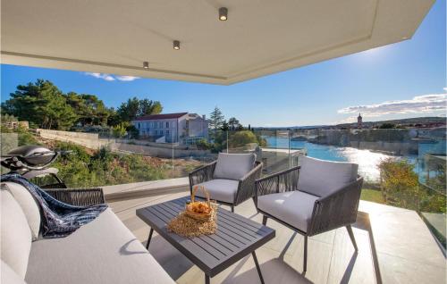 3 Bedroom Cozy Apartment In Krk