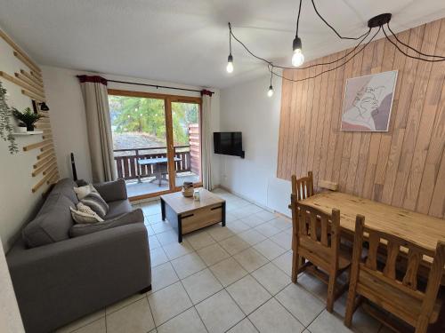 Appartement 2 pièces 4 à 5 personnes à 1800 avec Wifi