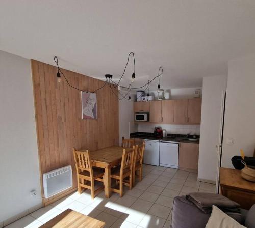 Appartement 2 pièces 4 à 5 personnes à 1800 avec Wifi