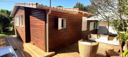 Hourtin Charmant Chalet avec Salon de Jardin