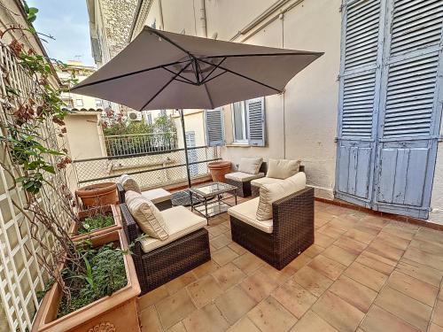 Beautiful 2 bedroom bourgeois style Antibes AC 333